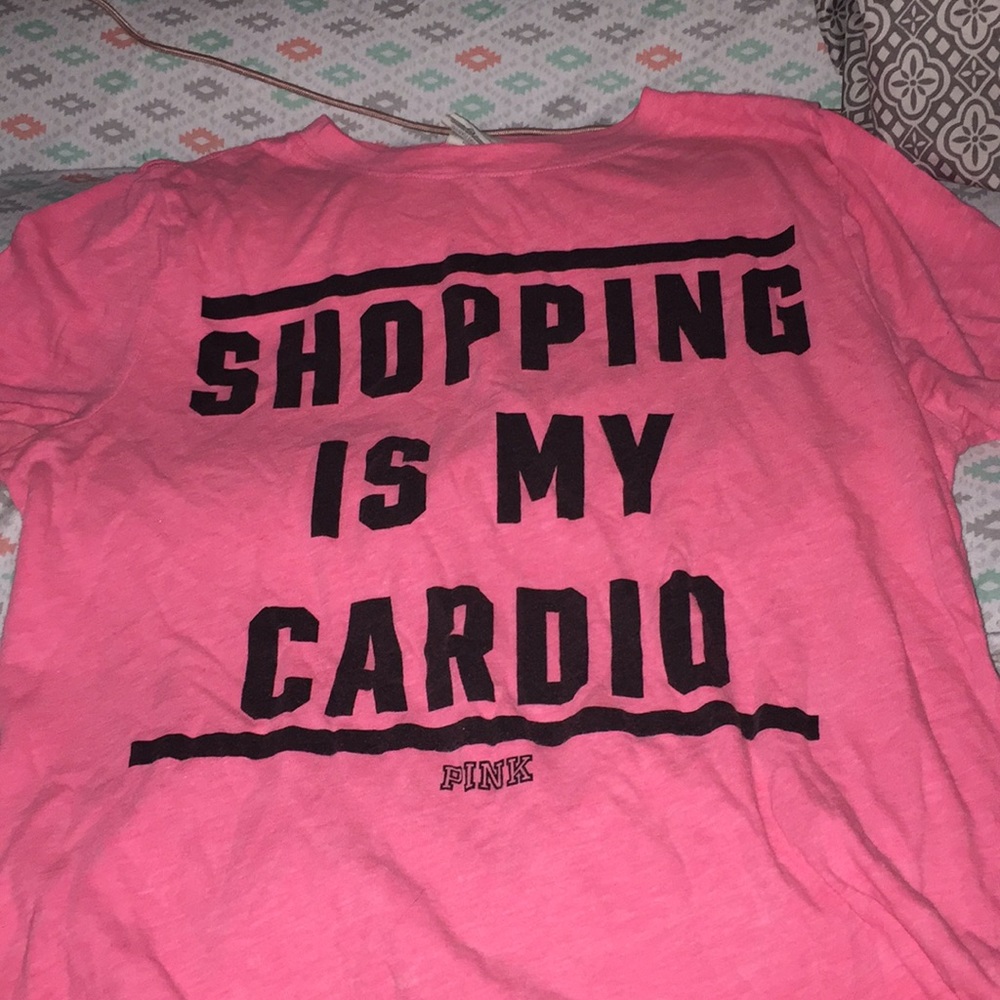 pink tshirt